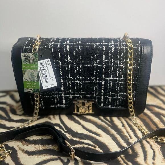Black and White Bag with Gold Chain by Badgley Mischka - Picture 2 of 6